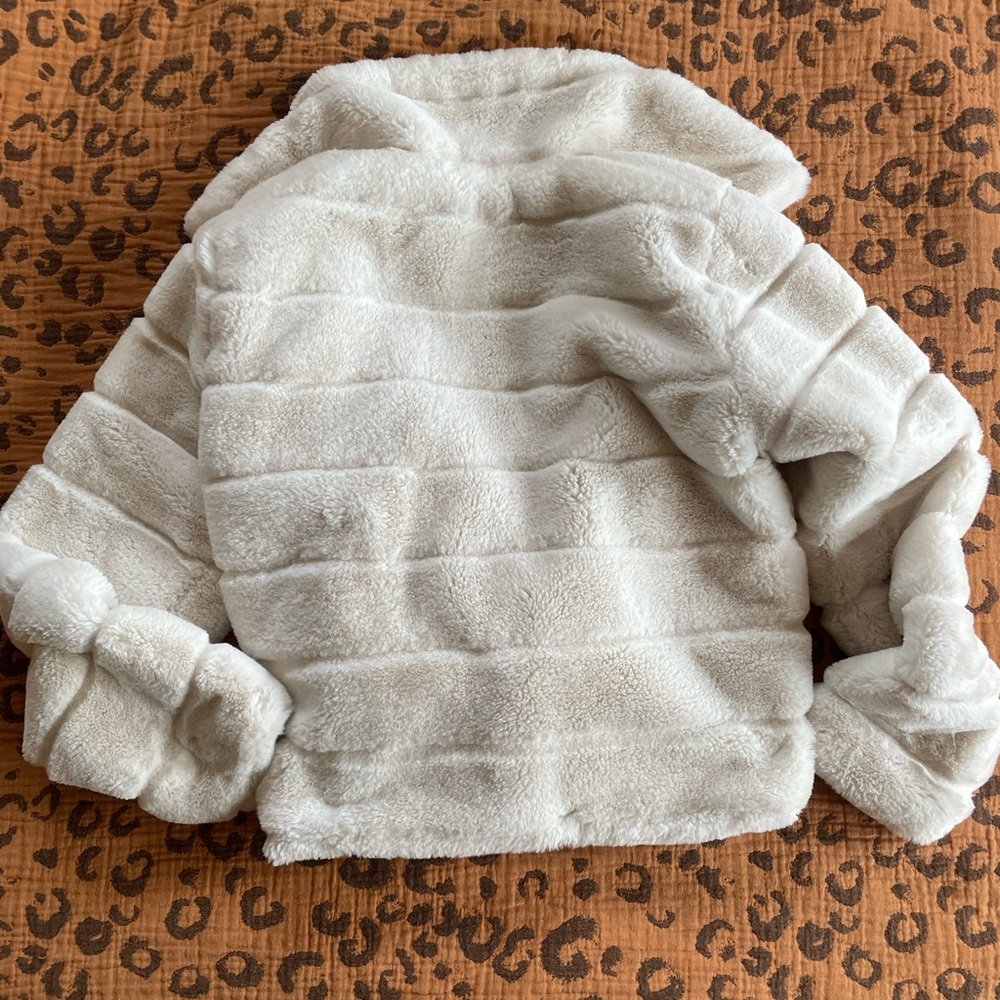 Blank NYC White Ribbed Faux Fur Jacket Size L - Picture 7 of 8